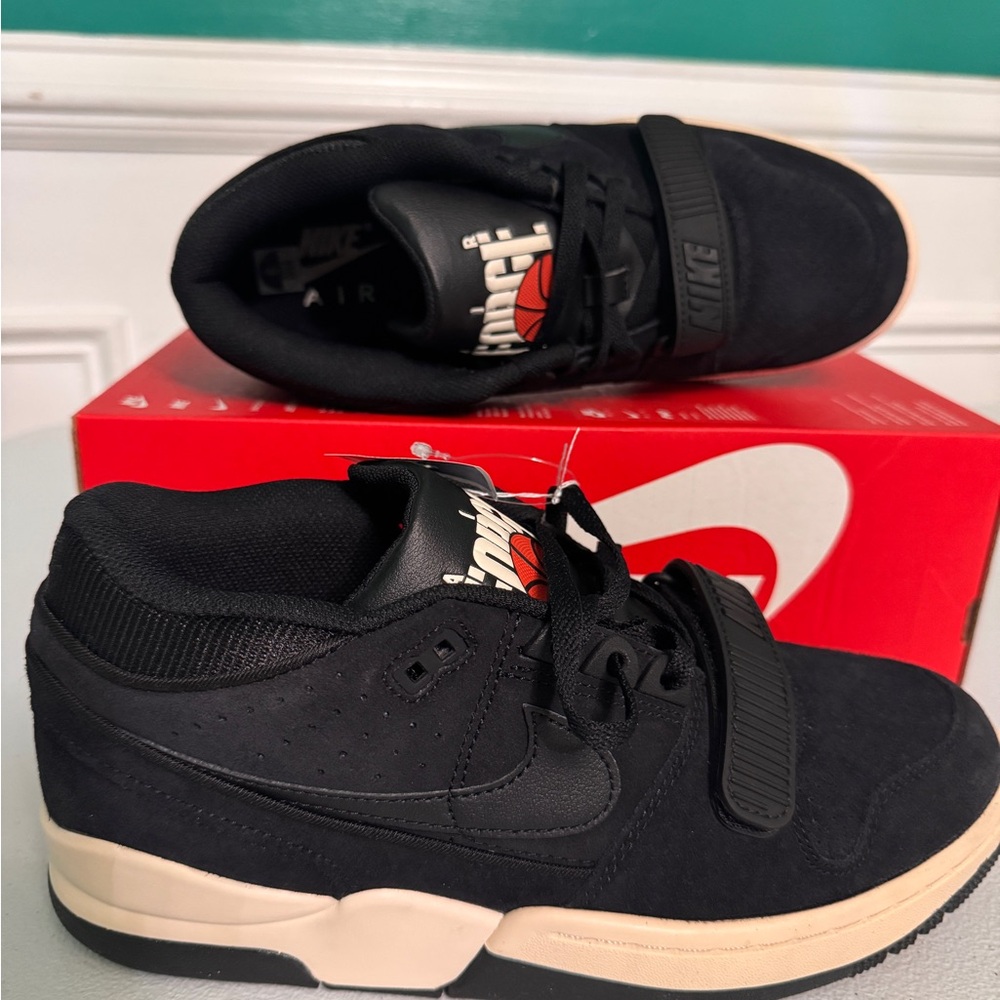 Nike Air Force  Men's  Sneakers in Black and Tan 100% new size 9